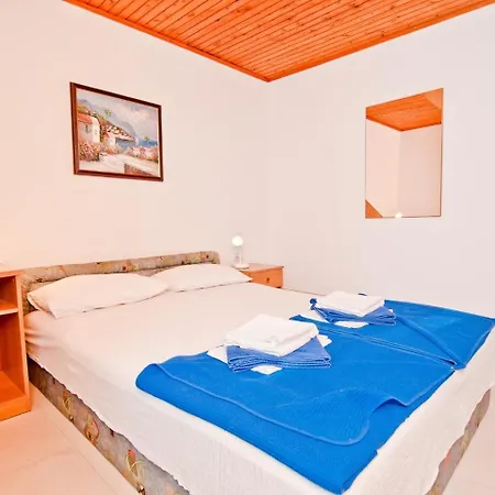 Apartment 6