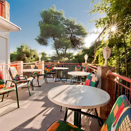 Appartement 6 *